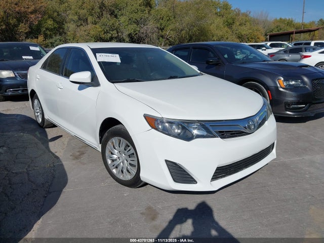 2014 TOYOTA CAMRY LE