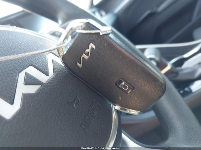 2022 KIA K5 LXS photo 11