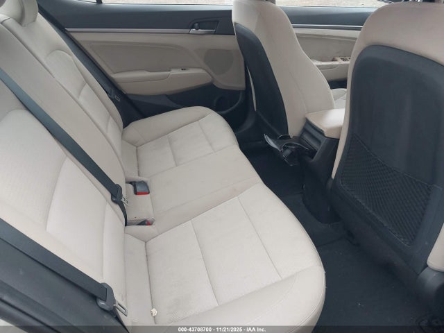 HYUNDAI ELANTRA VALUE EDITION - 8