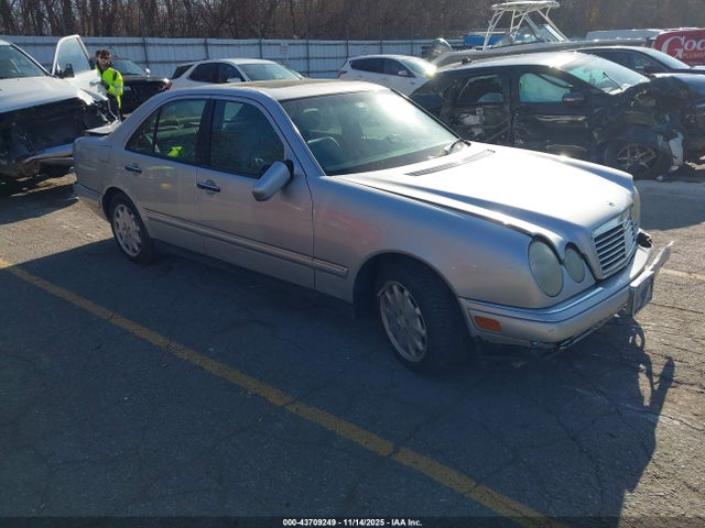 1998 MERCEDES-BENZ E 320 