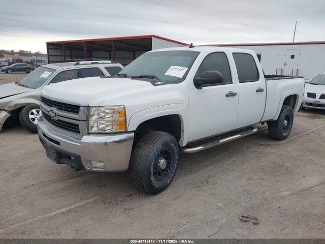 CHEVROLET SILVERADO - 2