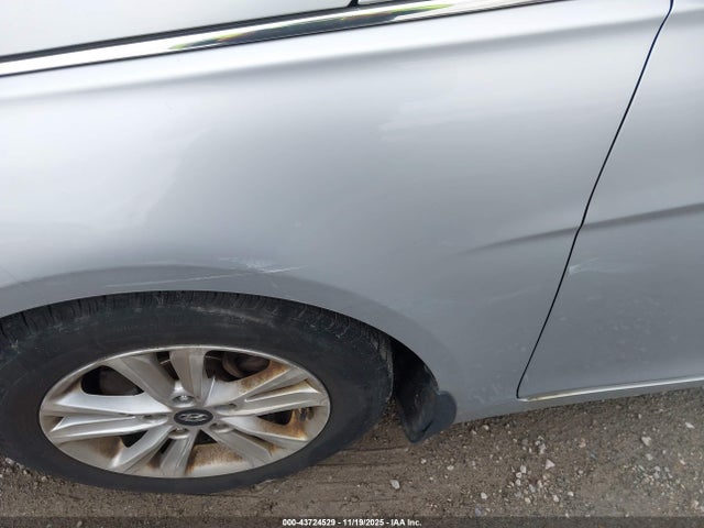 HYUNDAI SONATA GLS - 6