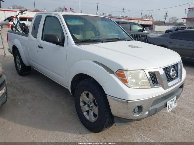 2011 NISSAN FRONTIER SV