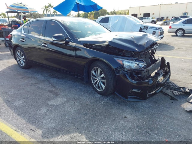 2015 INFINITI Q50 