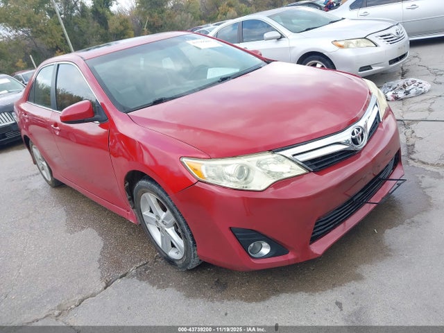 2012 TOYOTA CAMRY SE