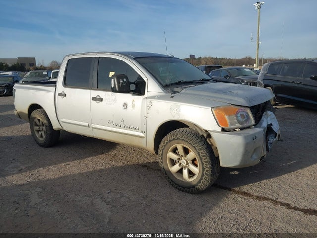 2011 NISSAN TITAN SV
