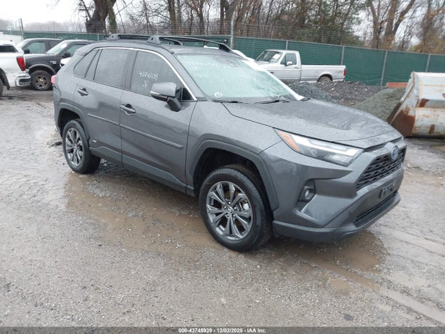 2022 TOYOTA RAV4 XLE PREMIUM