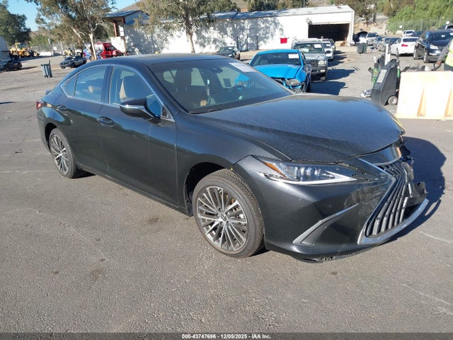 2025 LEXUS ES 300H 