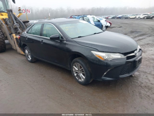 2015 TOYOTA CAMRY SE