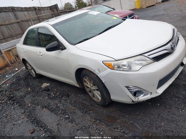 2014 TOYOTA CAMRY XLE