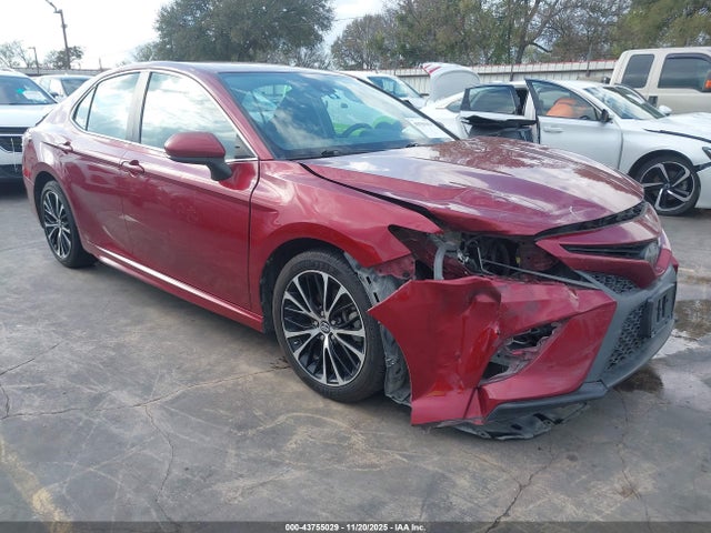 2018 TOYOTA CAMRY SE