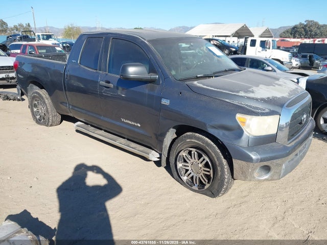TOYOTA TUNDRA - 1