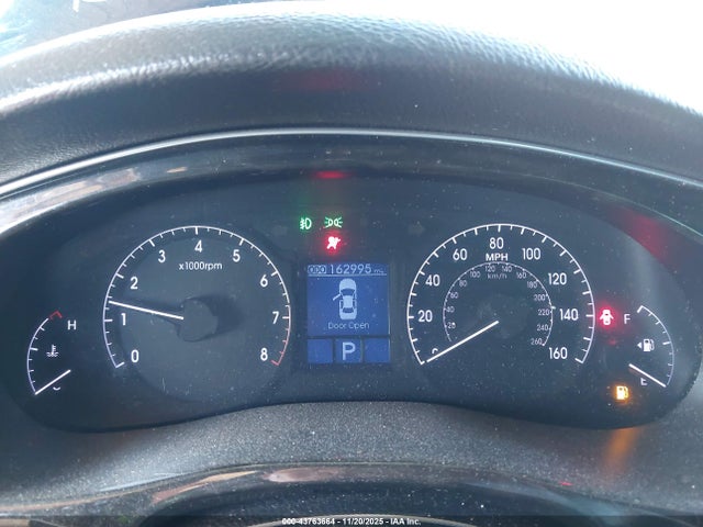 HYUNDAI GENESIS 3.8 - 7