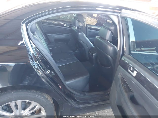 HYUNDAI GENESIS 3.8 - 8