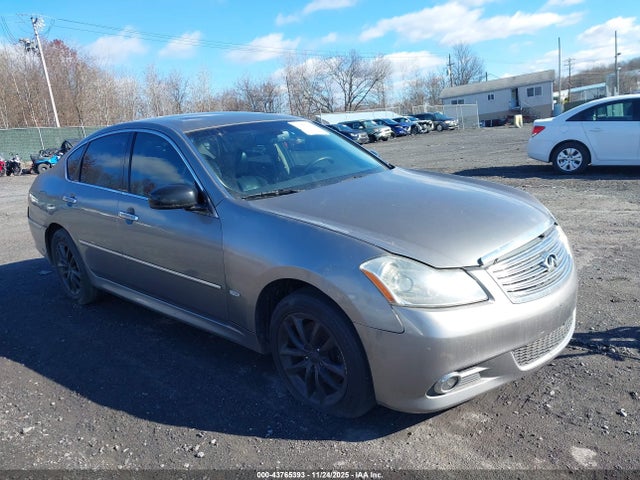 2010 INFINITI M35 