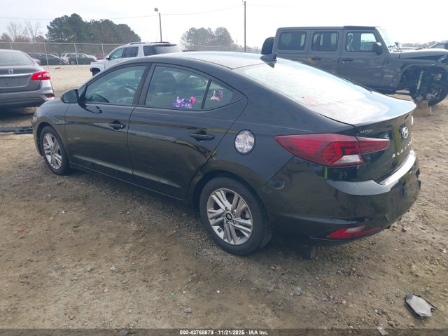 HYUNDAI ELANTRA SEL - 3