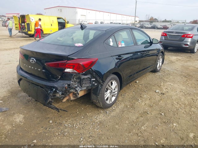 HYUNDAI ELANTRA SEL - 4