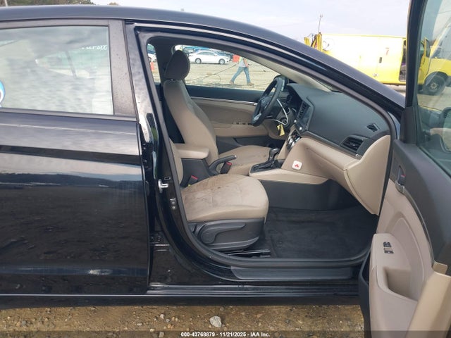 HYUNDAI ELANTRA SEL - 5