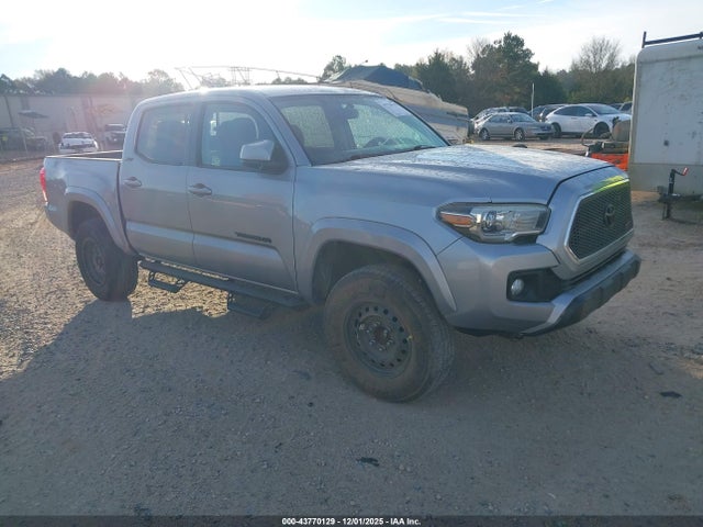 2017 TOYOTA TACOMA SR5 V6