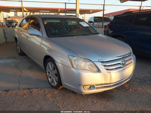 2005 TOYOTA AVALON XLS