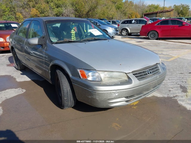 1997 TOYOTA CAMRY LE V6