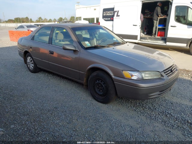 1999 TOYOTA CAMRY LE