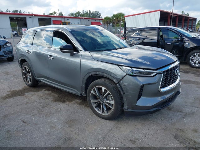2024 INFINITI QX60 LUXE