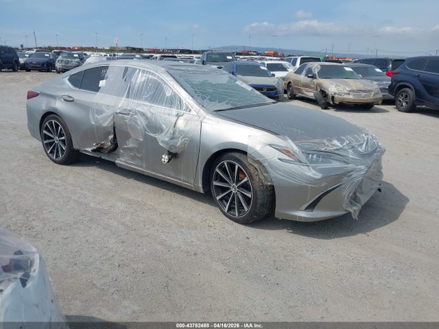 2020 LEXUS ES 