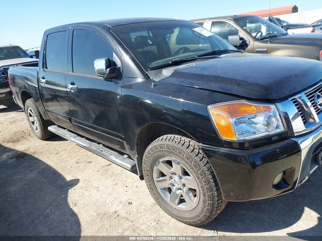 2011 NISSAN TITAN SV