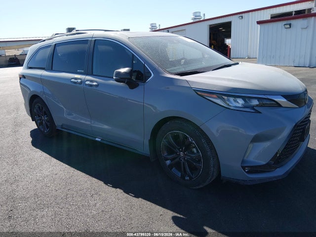 2024 TOYOTA SIENNA XSE