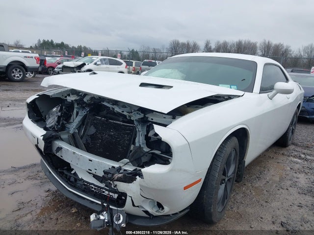 DODGE CHALLENGER SXT AWD - 2