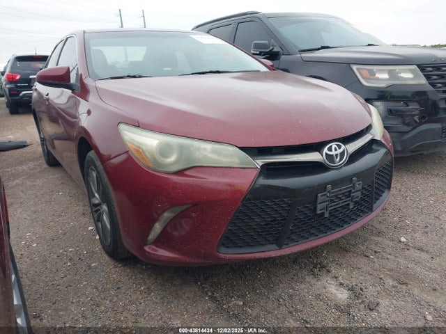 2015 TOYOTA CAMRY SE
