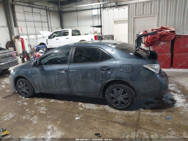 2016 Toyota COROLLA L — миниатюра 14