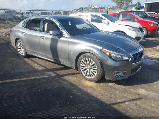 2015 INFINITI Q70 3.7