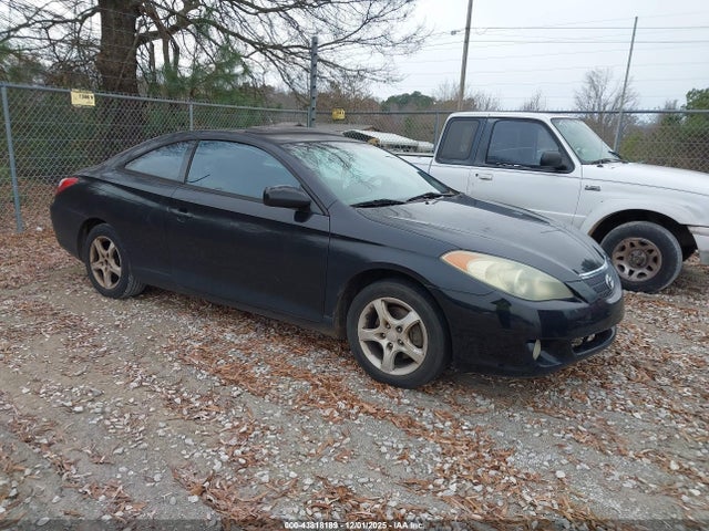 2004 TOYOTA CAMRY SE