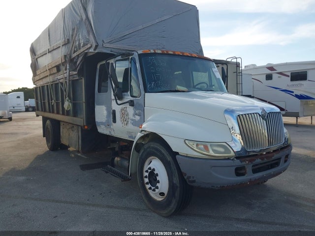 2004 INTERNATIONAL 4000 4300