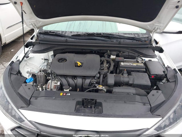 HYUNDAI ELANTRA SEL - 10