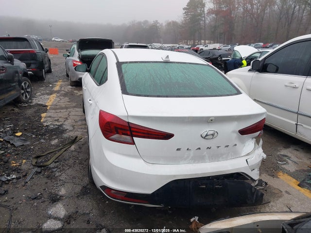 HYUNDAI ELANTRA SEL - 3