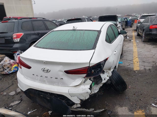 HYUNDAI ELANTRA SEL - 4