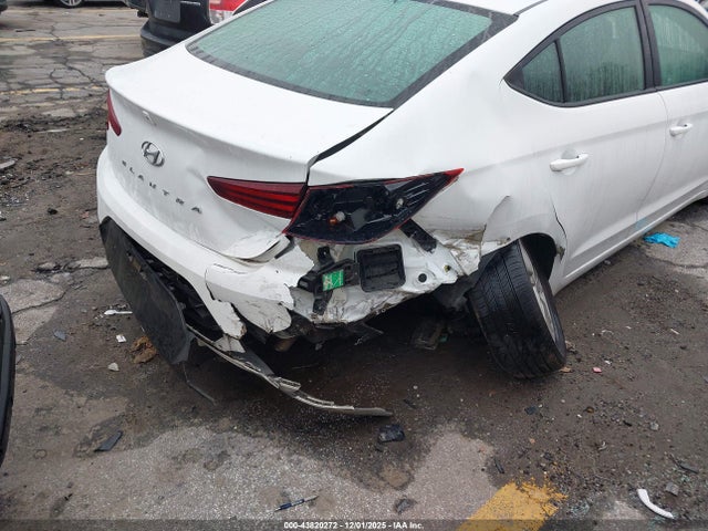 HYUNDAI ELANTRA SEL - 6