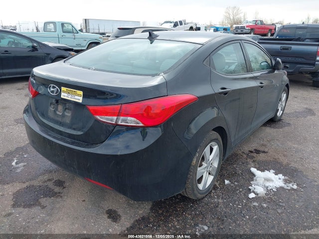 HYUNDAI ELANTRA GLS - 4