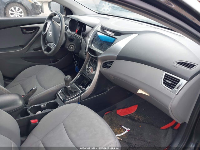 HYUNDAI ELANTRA GLS - 5