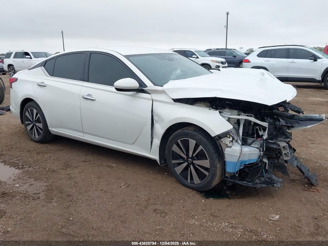 2022 NISSAN ALTIMA SV FWD