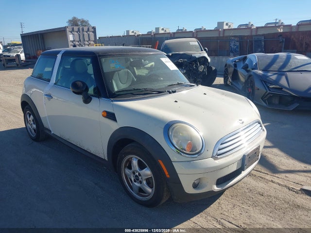 2010 MINI COOPER 