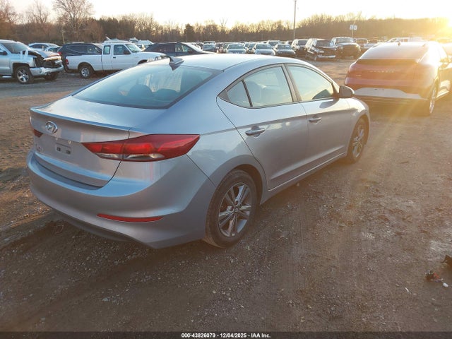 2017 Hyundai ELANTRA SE — фото 4