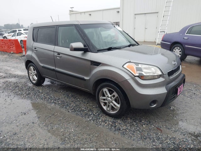 2011 KIA SOUL +