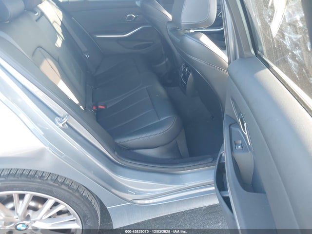 2024 BMW 330I 照片 8