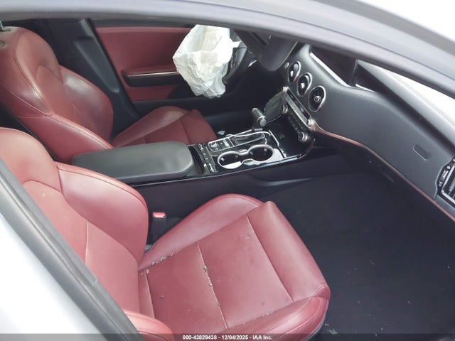 KIA STINGER GT-LINE - 5