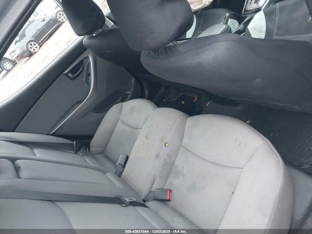 HYUNDAI ELANTRA GLS - 8