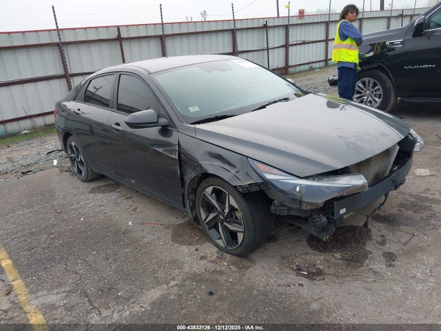 HYUNDAI ELANTRA SEL - 1